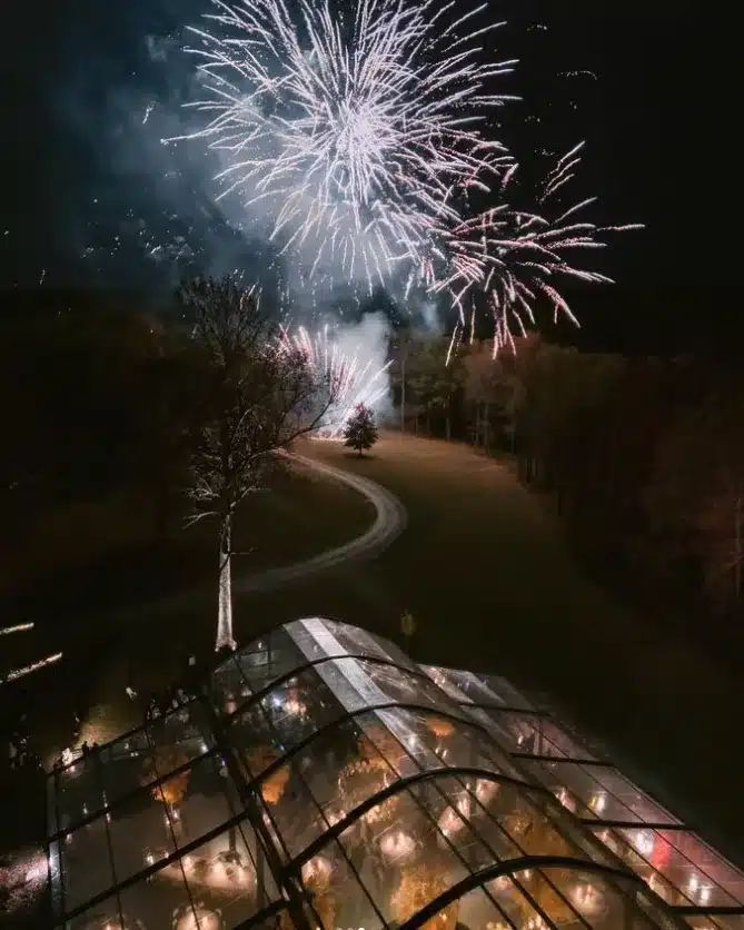 Clear span tent with dramatic uplighting
