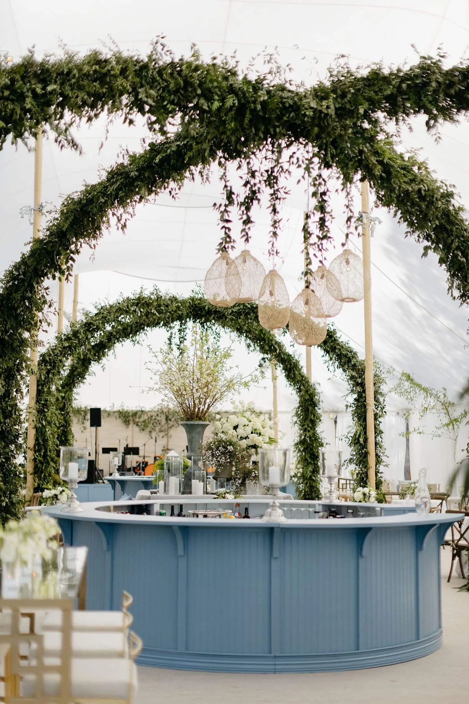 Clear-top wedding tent featuring fall colour palette